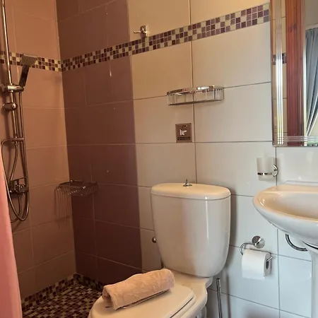 George Aparthotel *