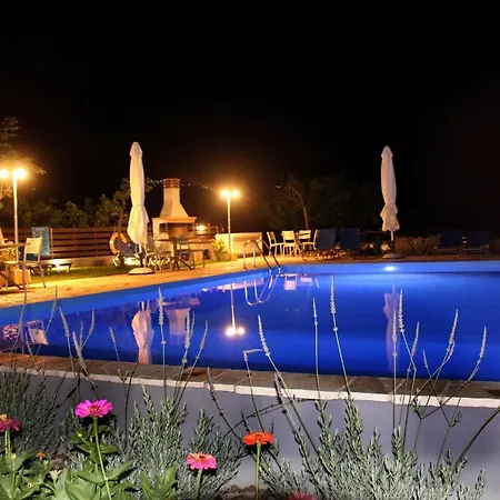 Hotel apartamentowy George Vasiliki